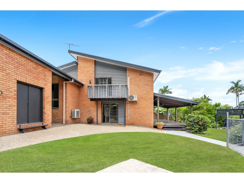 31-33 Sommerville Crescent, Whitfield QLD 4870