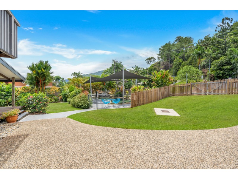 31-33 Sommerville Crescent, Whitfield QLD 4870