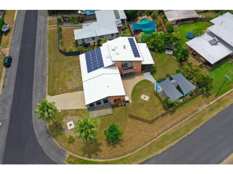31-33 Sommerville Crescent, Whitfield QLD 4870