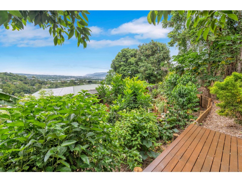 255-259 Toogood Road, Bayview Heights QLD 4868