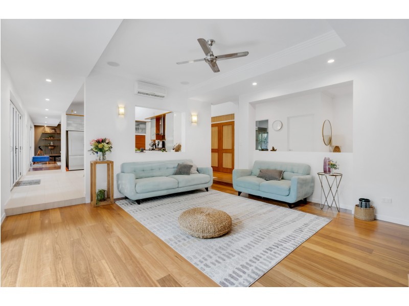 90 Arthur Lyons Drive, Redlynch QLD 4870
