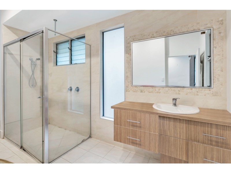 90 Arthur Lyons Drive, Redlynch QLD 4870