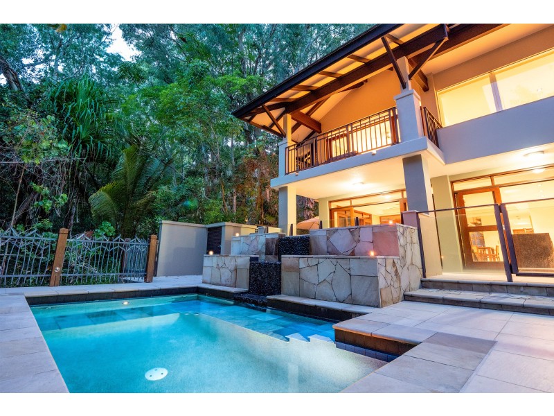 114/5 Triton Street, Palm Cove QLD 4879