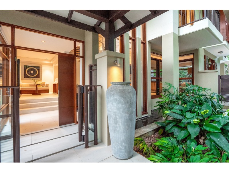 114/5 Triton Street, Palm Cove QLD 4879