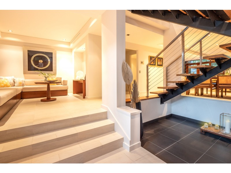 114/5 Triton Street, Palm Cove QLD 4879