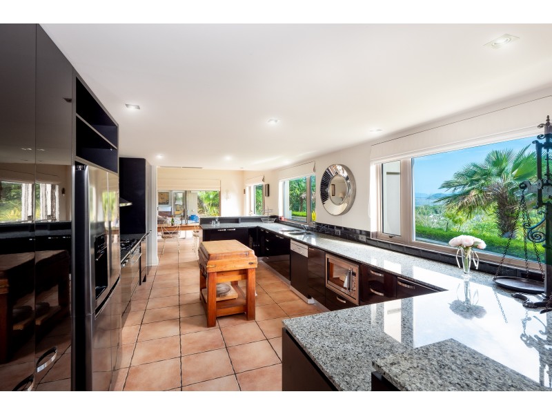 2/11 Colonel Cummings Drive, Palm Cove QLD 4879
