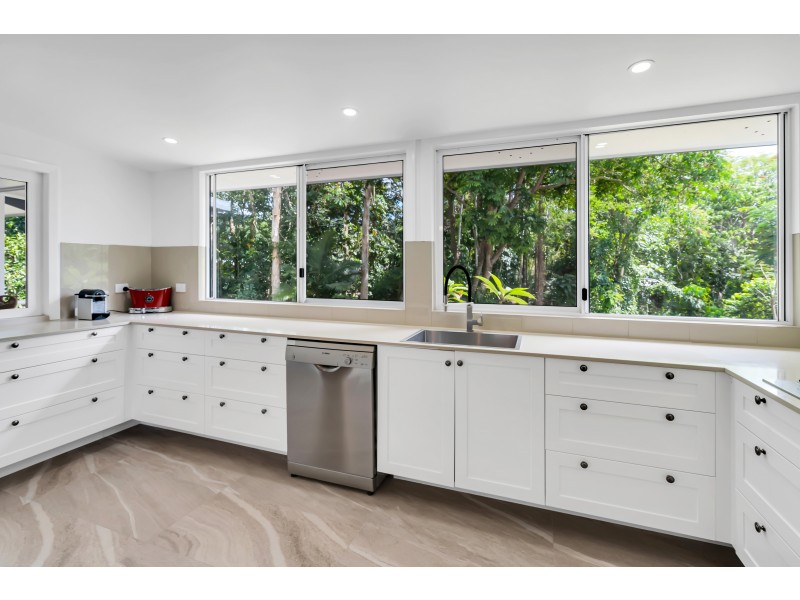 5 Crowley Close, Whitfield QLD 4870
