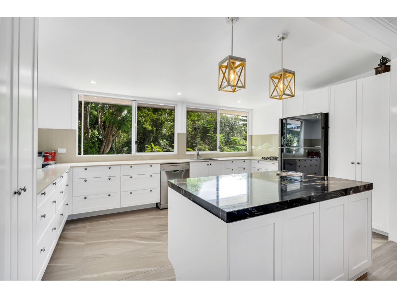 5 Crowley Close, Whitfield QLD 4870