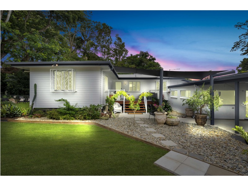 5 Crowley Close, Whitfield QLD 4870