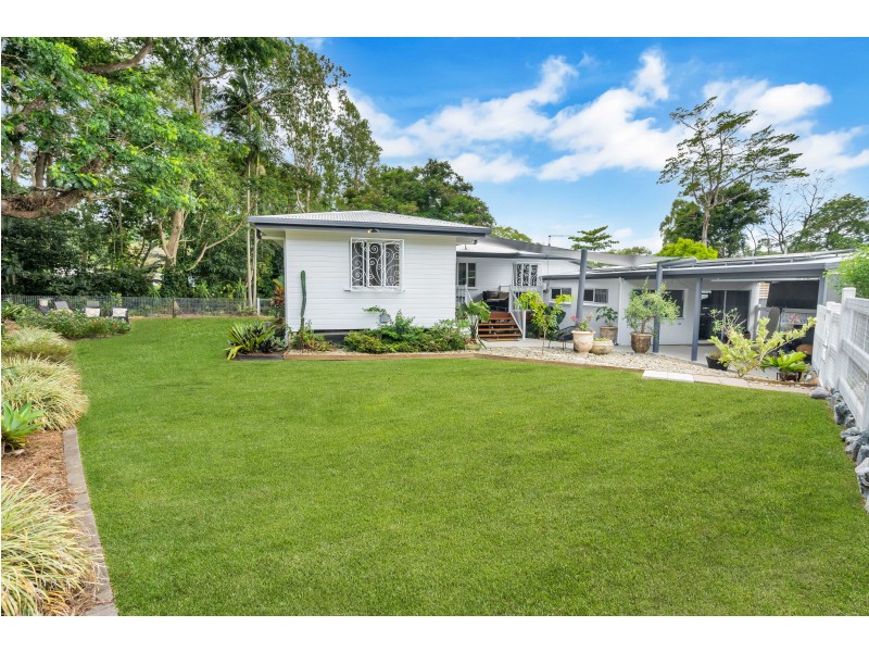 5 Crowley Close, Whitfield QLD 4870