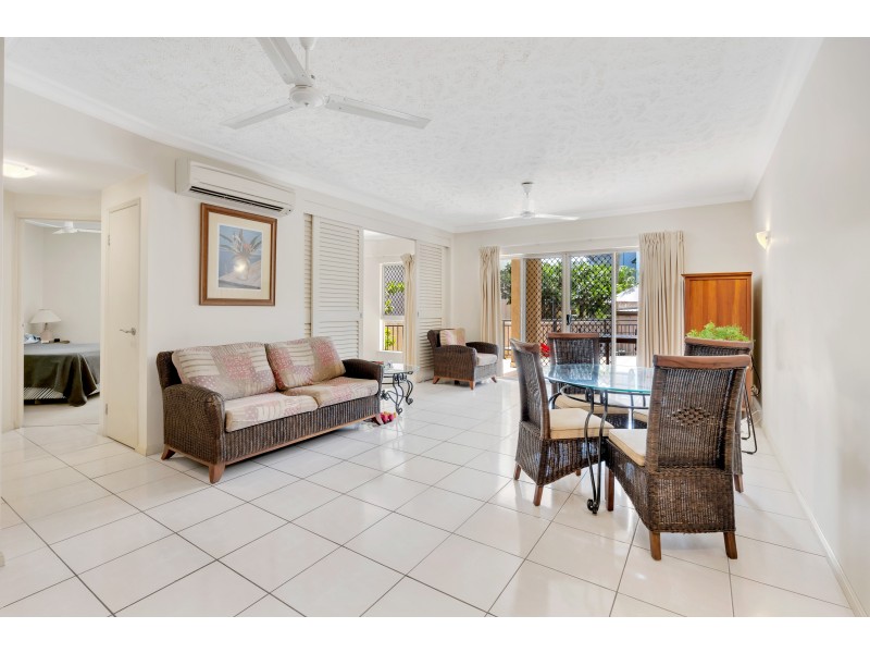 1718/2-10 Greenslopes Street, Cairns North QLD 4870
