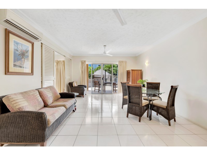 1718/2-10 Greenslopes Street, Cairns North QLD 4870
