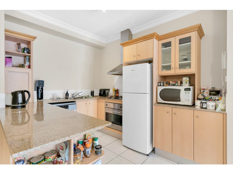 1718/2-10 Greenslopes Street, Cairns North QLD 4870