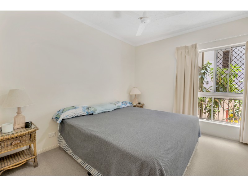 1718/2-10 Greenslopes Street, Cairns North QLD 4870