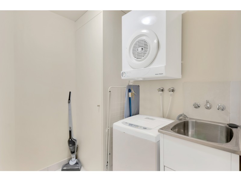 1718/2-10 Greenslopes Street, Cairns North QLD 4870