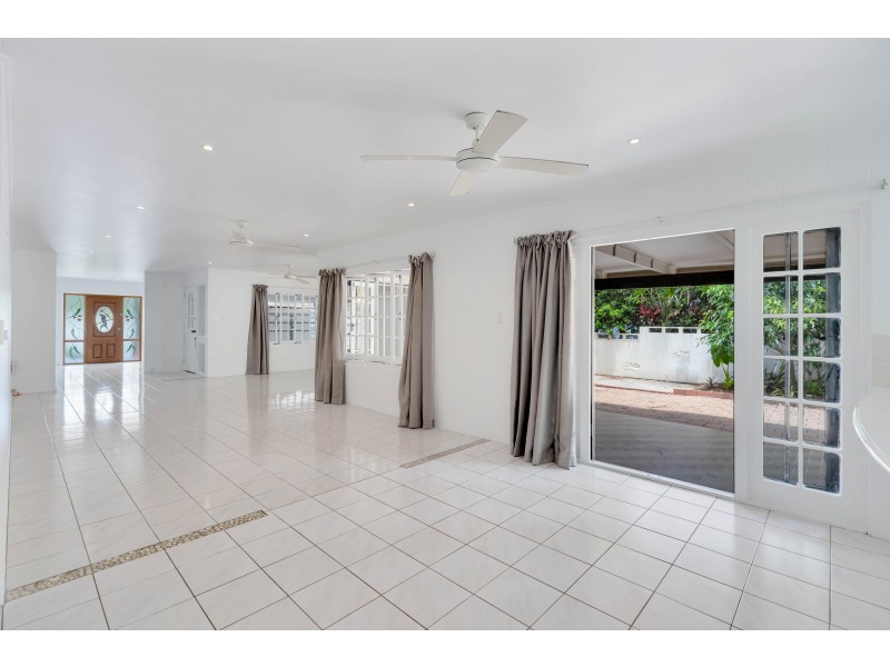 29 Duignan Street, Whitfield QLD 4870