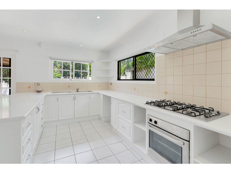 29 Duignan Street, Whitfield QLD 4870