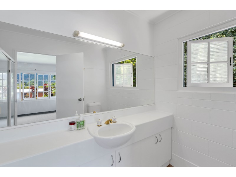 29 Duignan Street, Whitfield QLD 4870