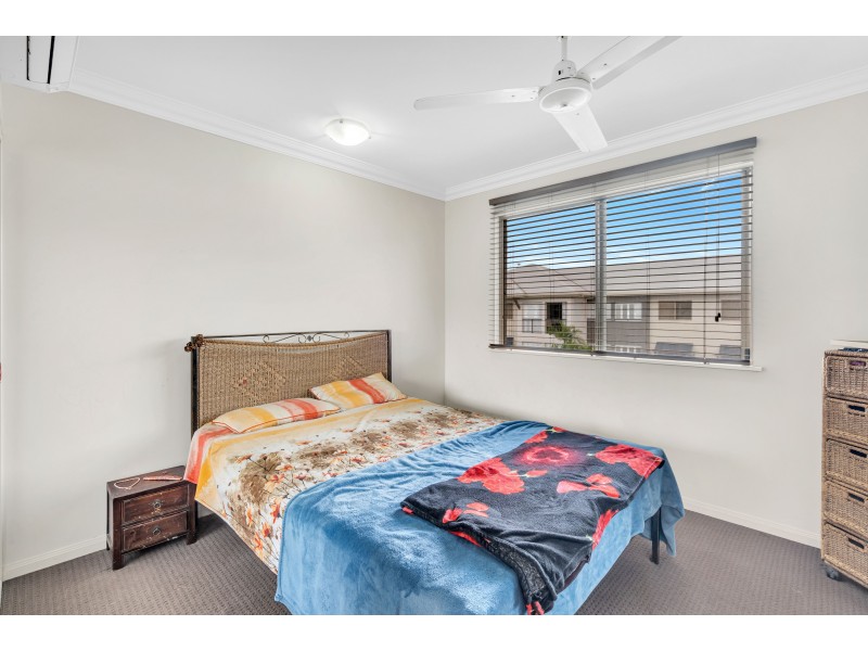 327/29-33 Springfield Crescent, Manoora QLD 4870