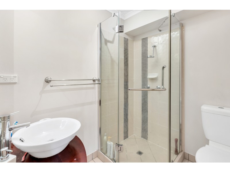 327/29-33 Springfield Crescent, Manoora QLD 4870