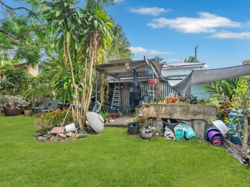 187 O’Shea Esplanade, Machans Beach QLD 4878
