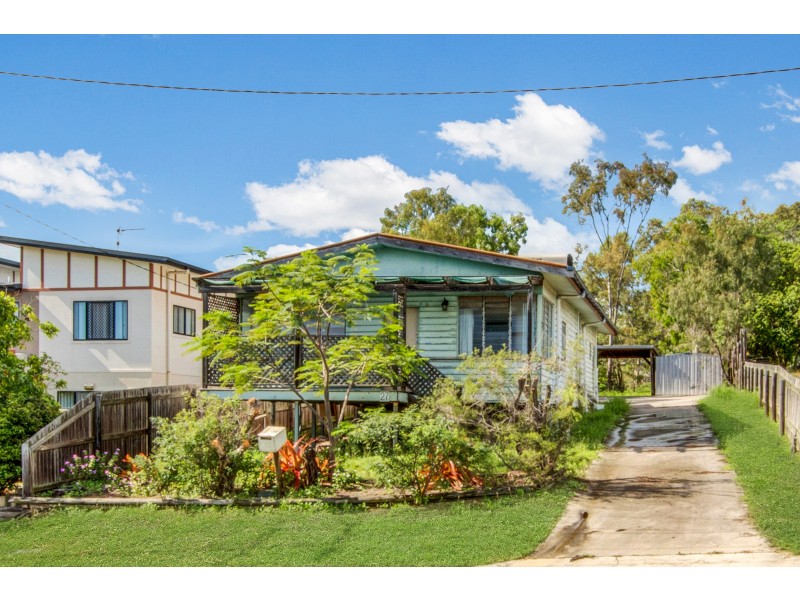 27 Roberts Street, South Gladstone QLD 4680