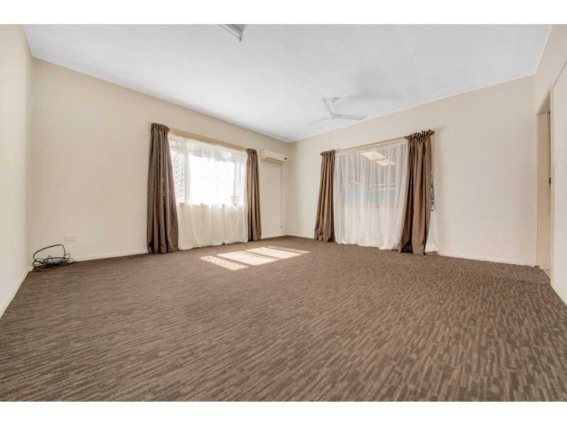 27 Roberts Street, South Gladstone QLD 4680