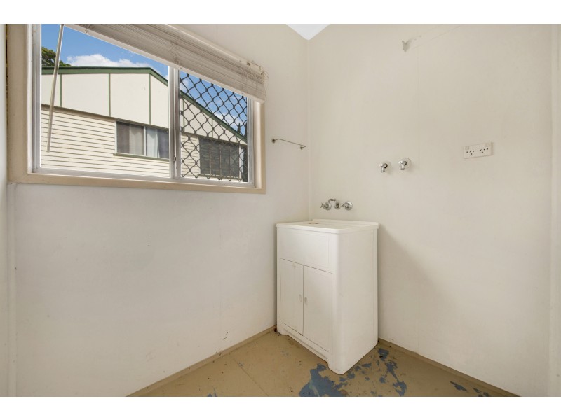 27 Roberts Street, South Gladstone QLD 4680