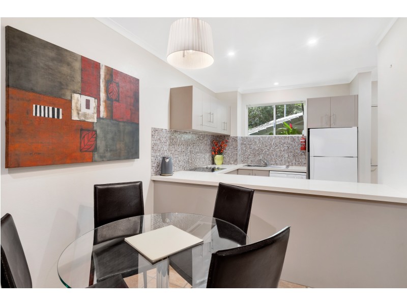202/305-341 Coral Coast Drive, Palm Cove QLD 4879