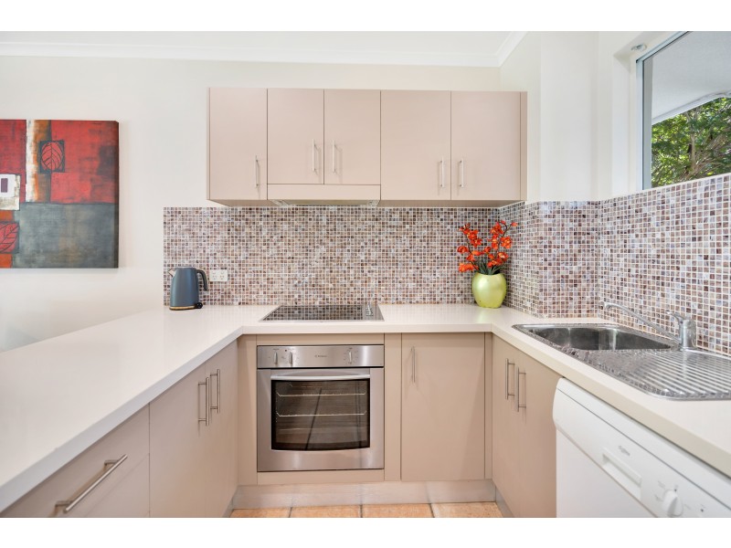 202/305-341 Coral Coast Drive, Palm Cove QLD 4879