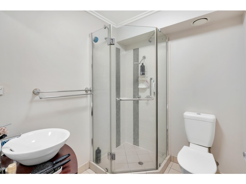321/29-33 Springfield Crescent, Manoora QLD 4870