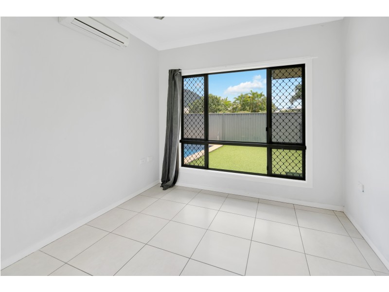 64 Norfolk Circuit, Redlynch QLD 4870