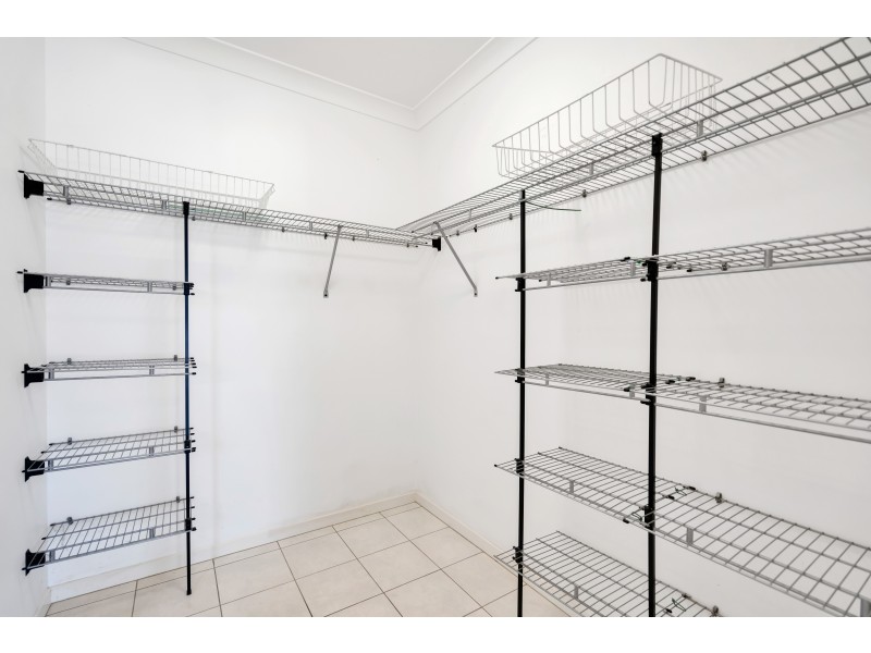 64 Norfolk Circuit, Redlynch QLD 4870