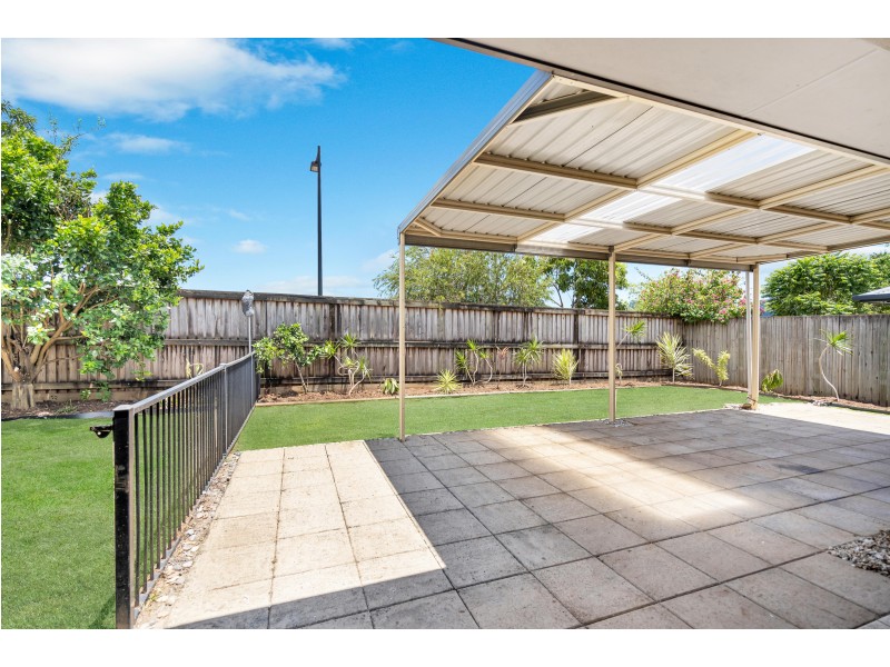 64 Norfolk Circuit, Redlynch QLD 4870