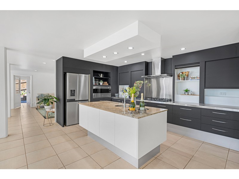 77 Walsh Street, Edge Hill QLD 4870