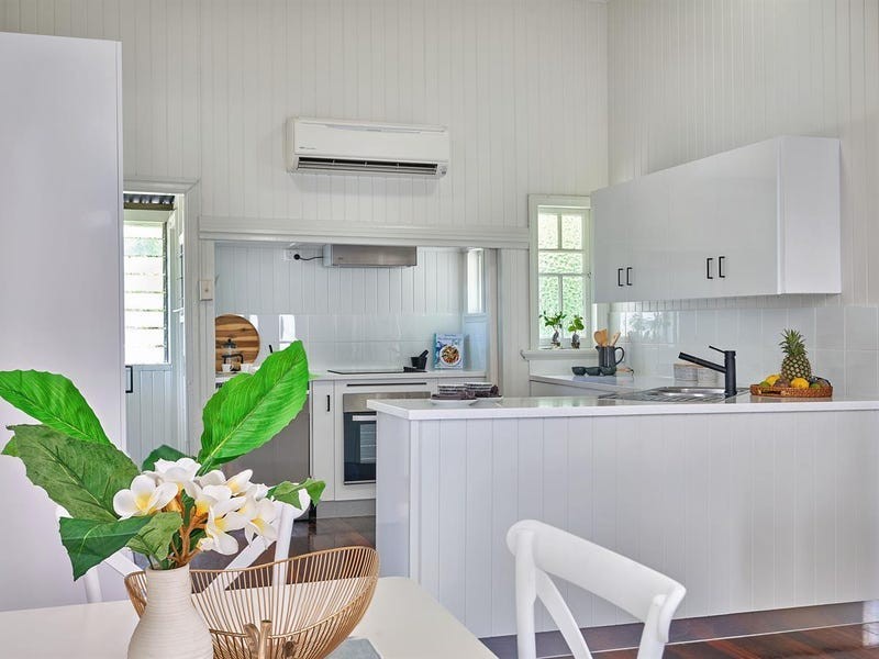 21 Rose Street, Westcourt QLD 4870