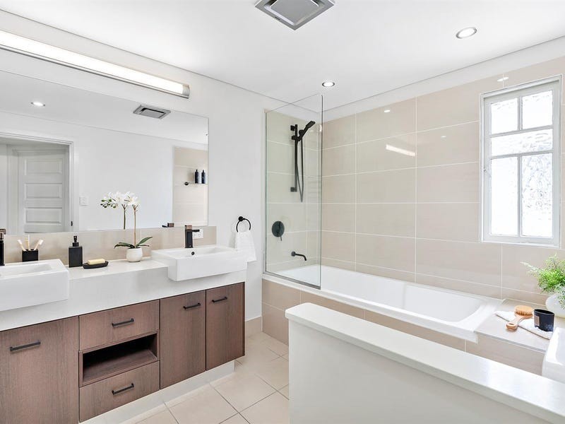 21 Rose Street, Westcourt QLD 4870