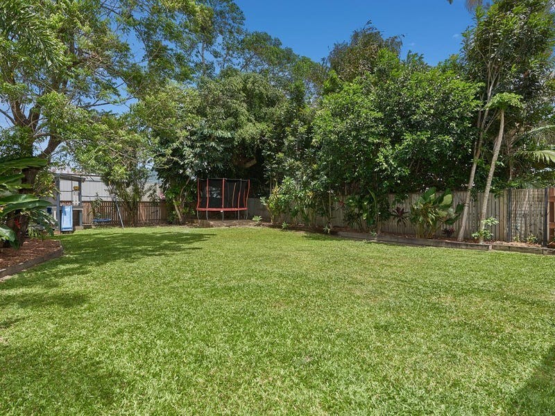 21 Rose Street, Westcourt QLD 4870