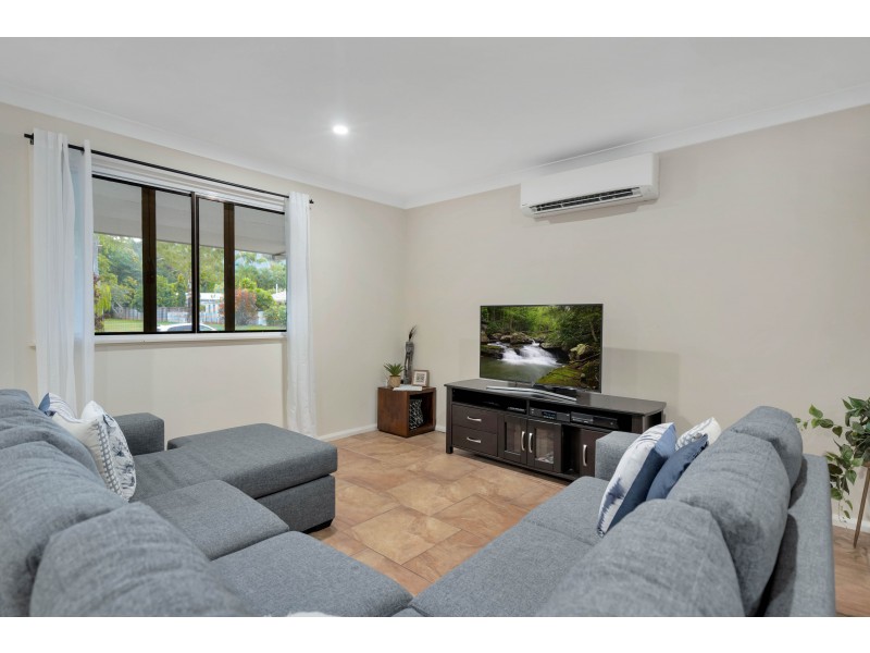 1 Ponticello Street, Whitfield QLD 4870