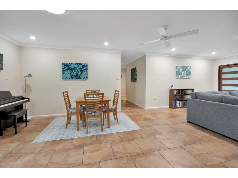 1 Ponticello Street, Whitfield QLD 4870
