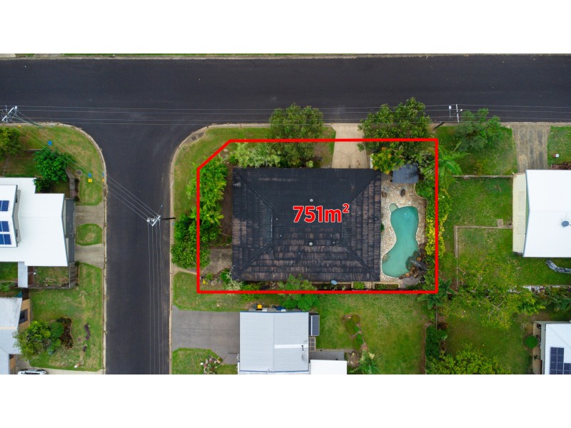 1 Ponticello Street, Whitfield QLD 4870