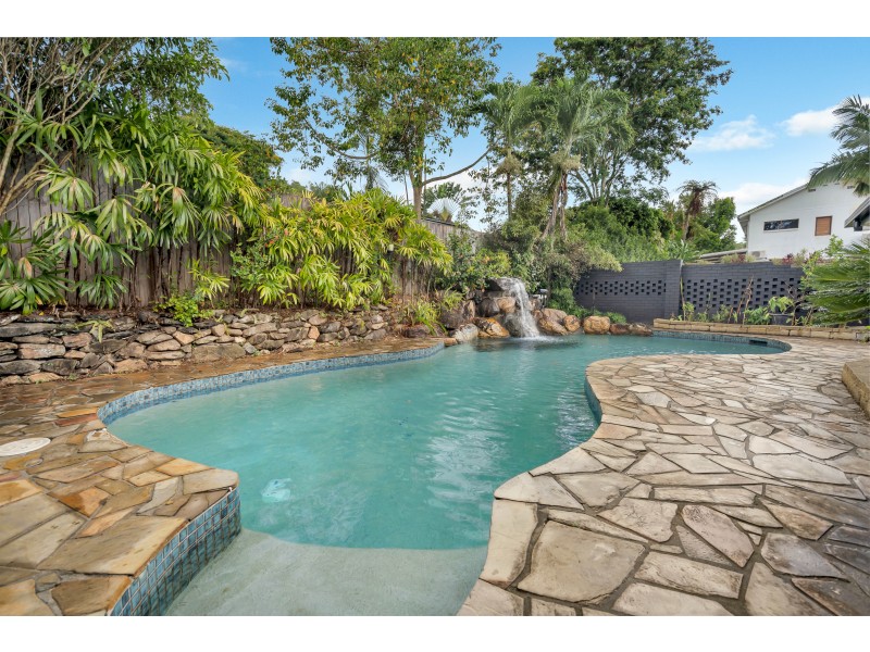 1 Ponticello Street, Whitfield QLD 4870