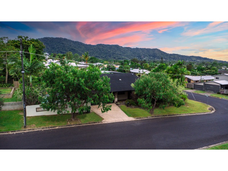1 Ponticello Street, Whitfield QLD 4870