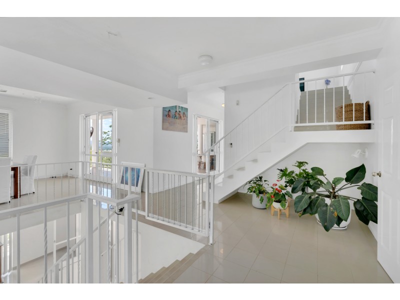 11 Honeysuckle Street, Bayview Heights QLD 4868