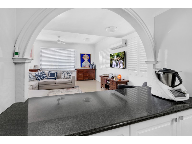 11 Honeysuckle Street, Bayview Heights QLD 4868