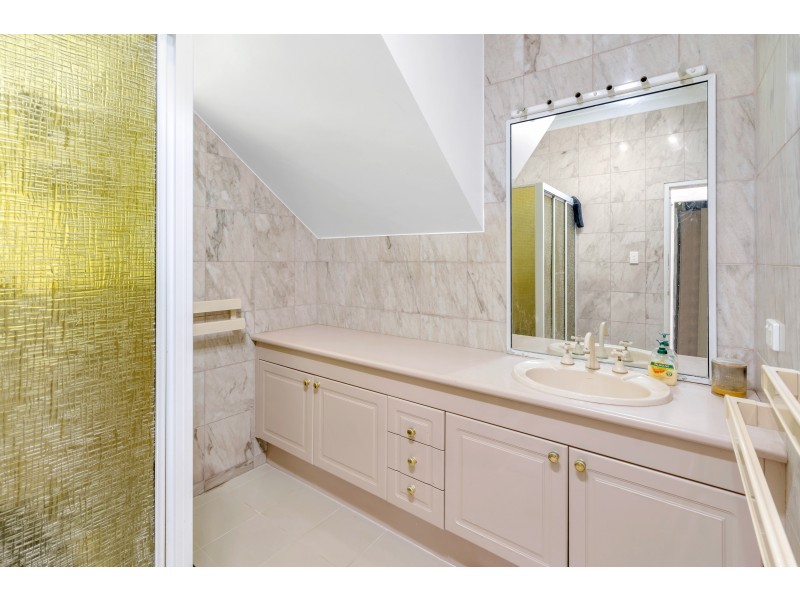 11 Honeysuckle Street, Bayview Heights QLD 4868