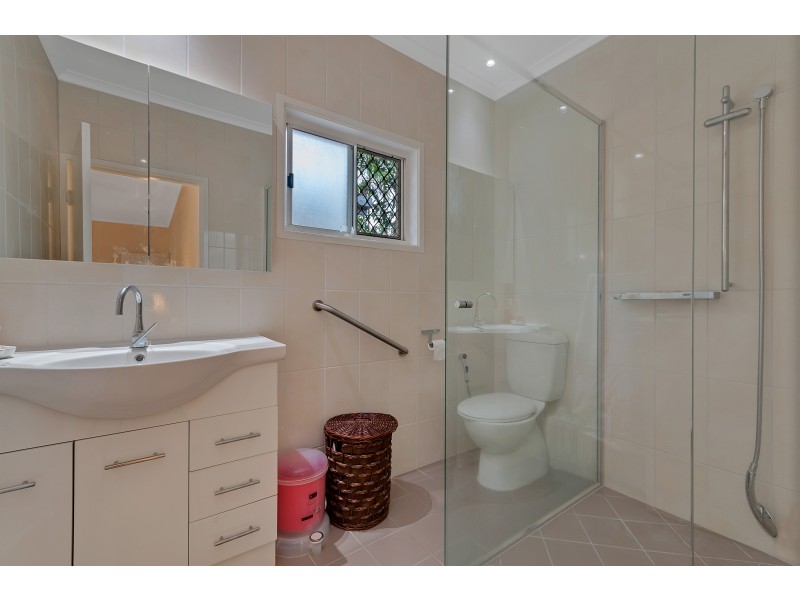 29 Montrose Avenue, Edge Hill QLD 4870