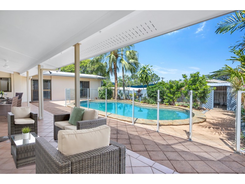 2 Rogers Close, Whitfield QLD 4870