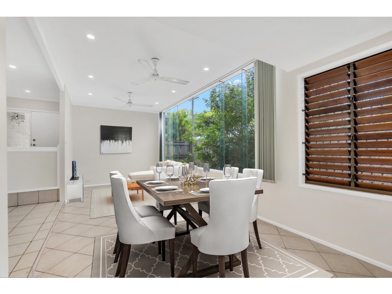 2 Rogers Close, Whitfield QLD 4870