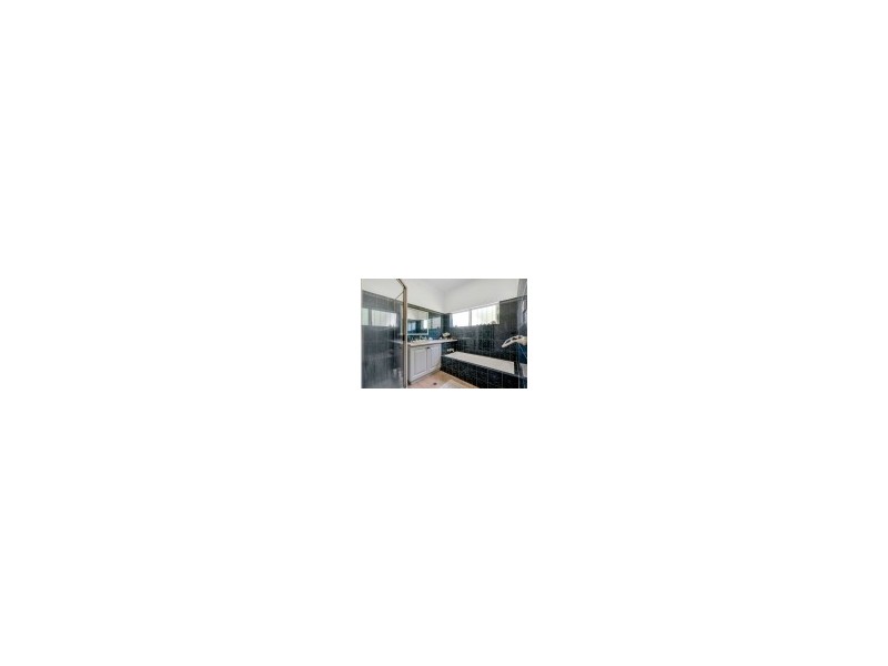 39 Summer Hill Drive, Mooroobool QLD 4870